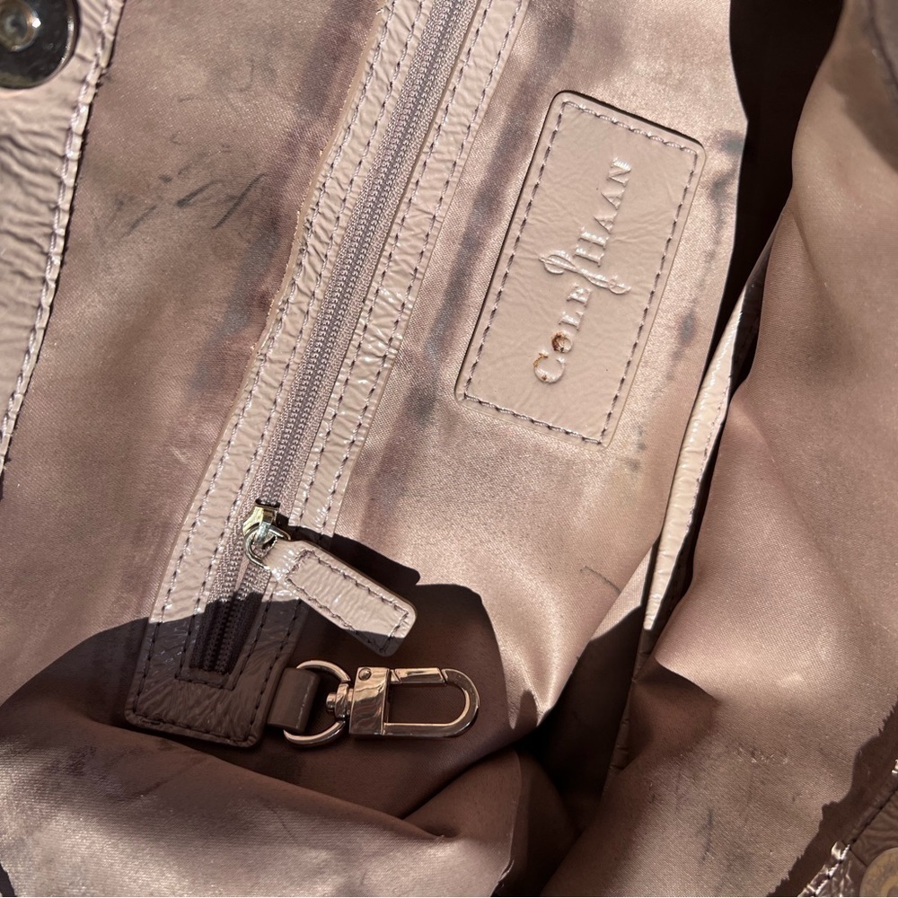 𝅺COLE Haan Tan Beige Patent Leather Tote Shoulder convertible crossbody Handbag - Picture 5 of 7